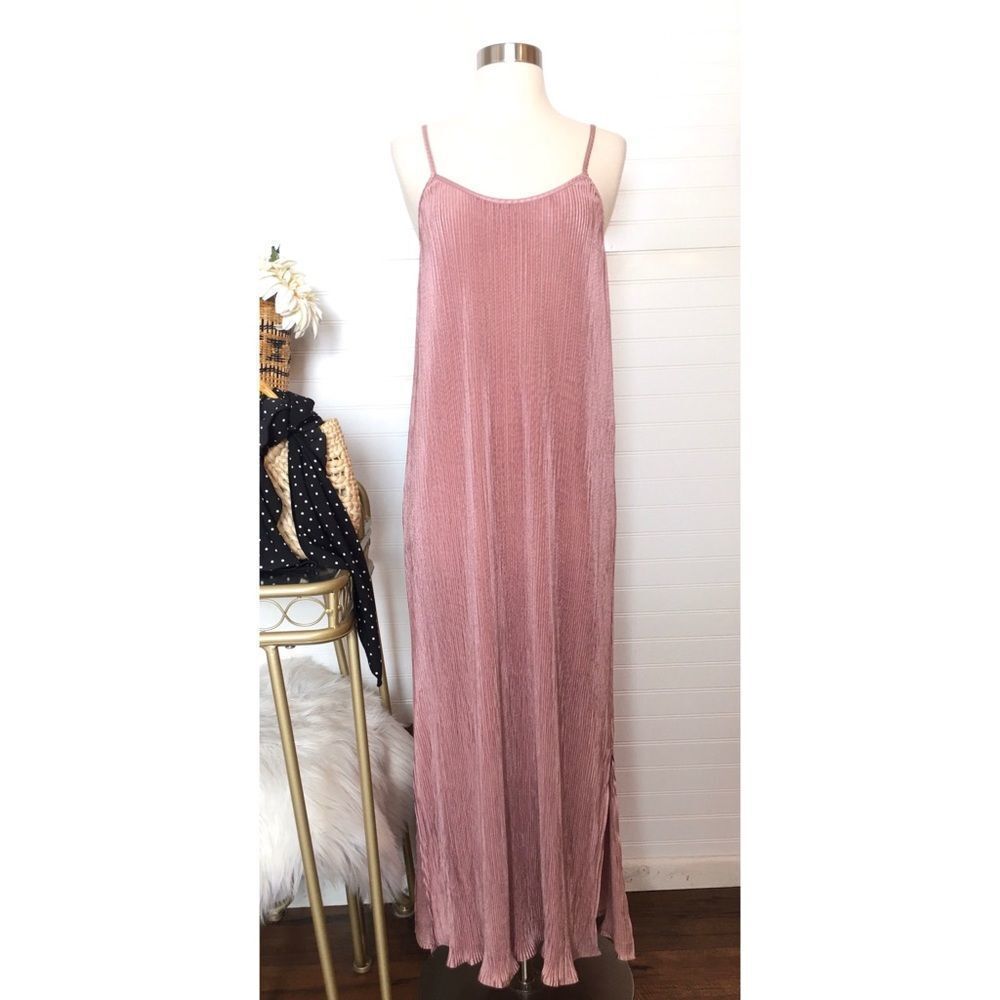 SugarLips Blush Pink Pleated Maxi Dress NWT Size Small